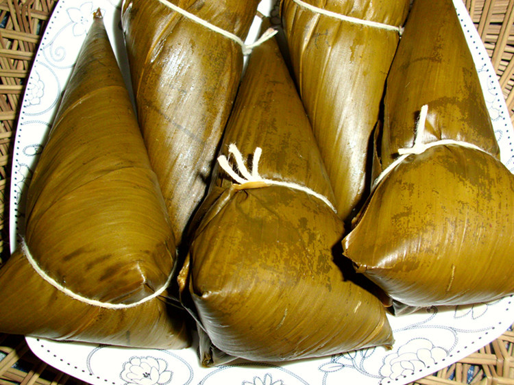 湖南纯手工碱水糯米粽子农家自制端午棕新鲜现做真空熟粽