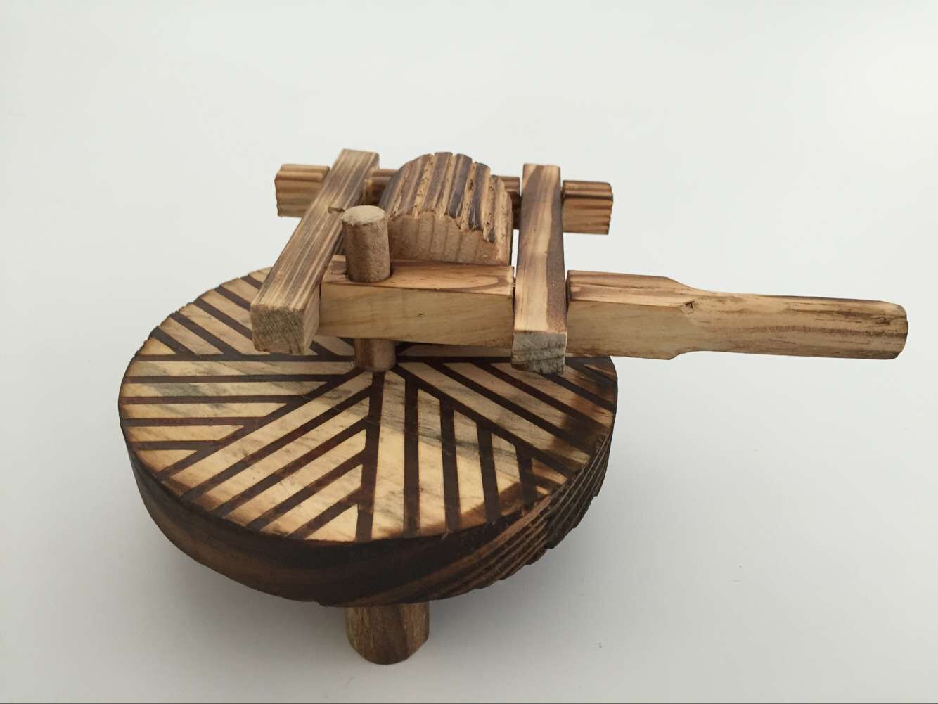 厂家直销创意家居办公室摆件仿古手推磨磨盘木制工艺品景区热卖