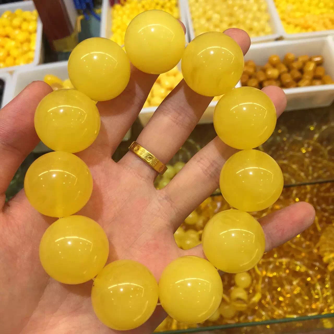 【一件代发】天然蜜蜡粉金绞蜜大圆珠手串鸡油黄浮盐水显荧光配件