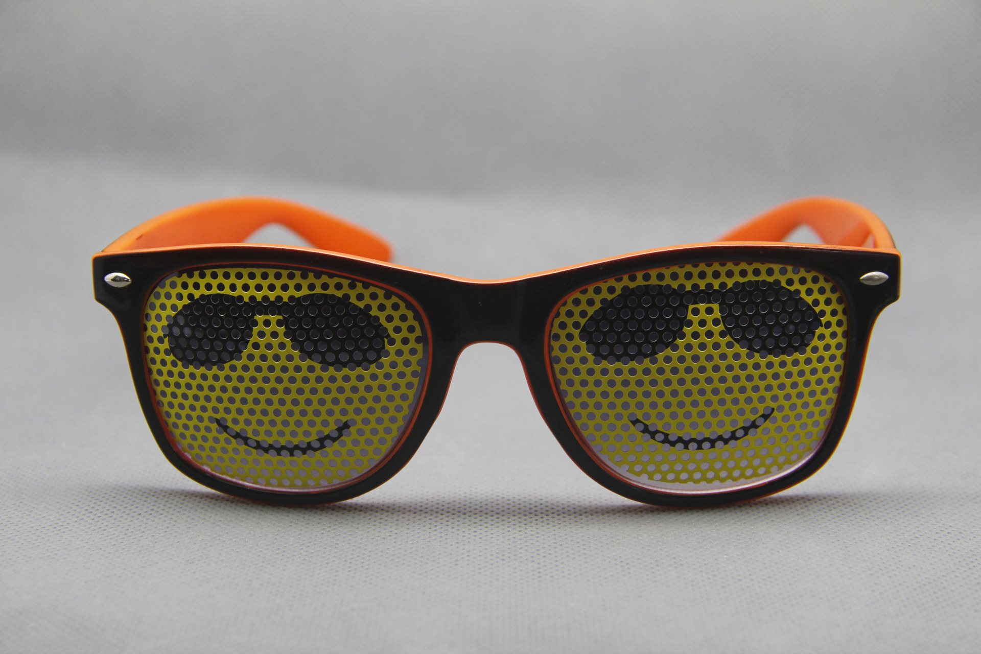 促销礼品太阳眼镜 针孔贴纸眼镜 抗疲劳 防散光眼镜