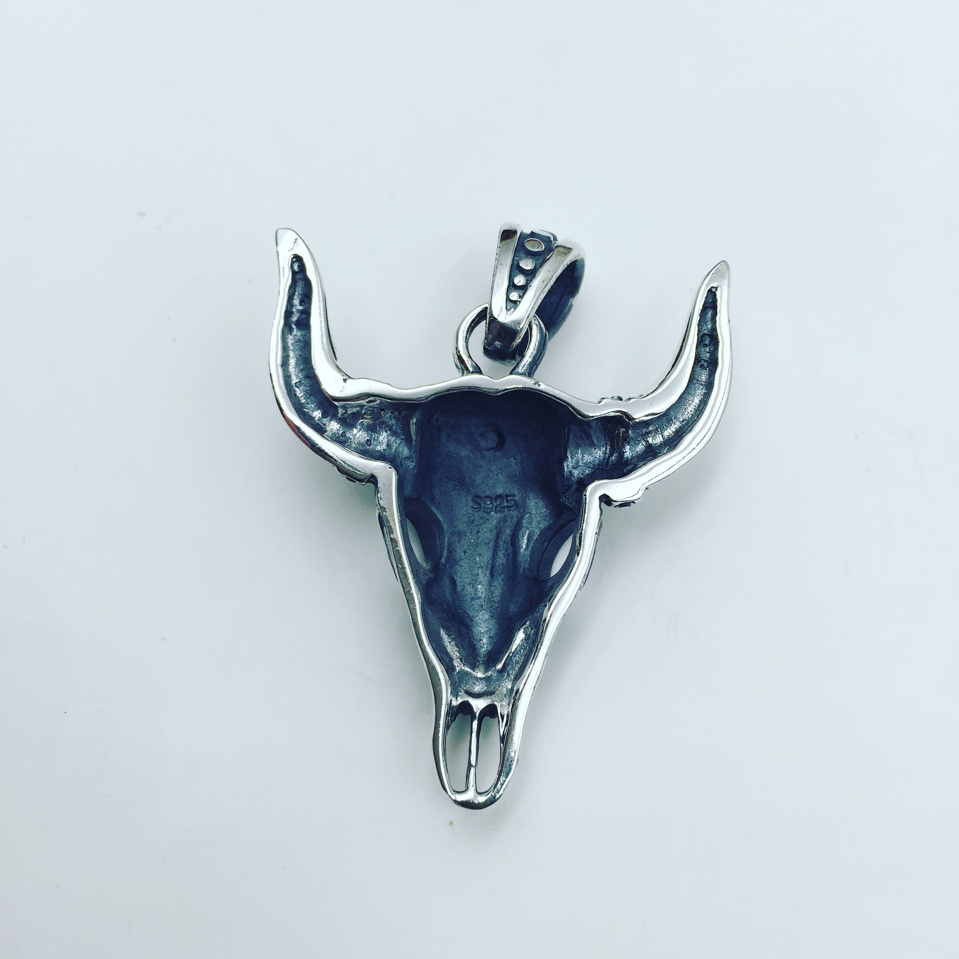 s925纯银泰银辟邪牛头纯银吊坠男女款 秋冬新款纯银毛衣链.