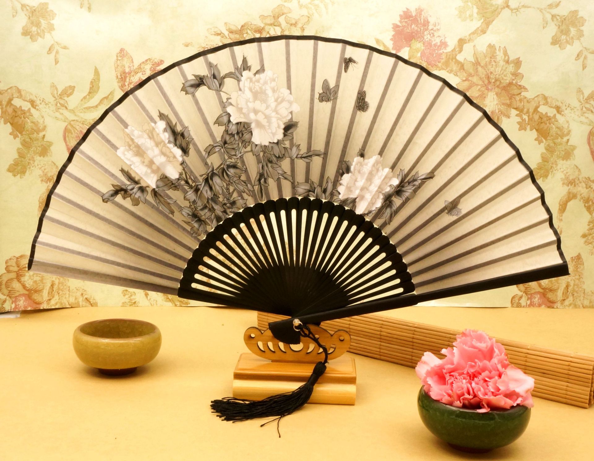 新款真丝*女士折扇*礼品扇牡丹方柄女扇*精品扇子竹扇子*厂家直销