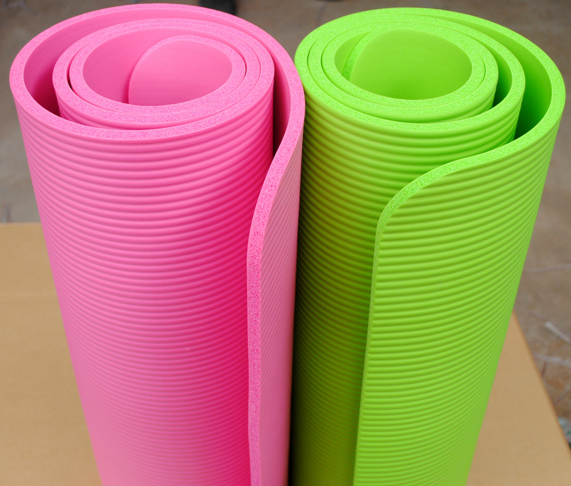 专业初学者瑜伽垫nbr运动健身垫环保防滑运动垫子厂家定制