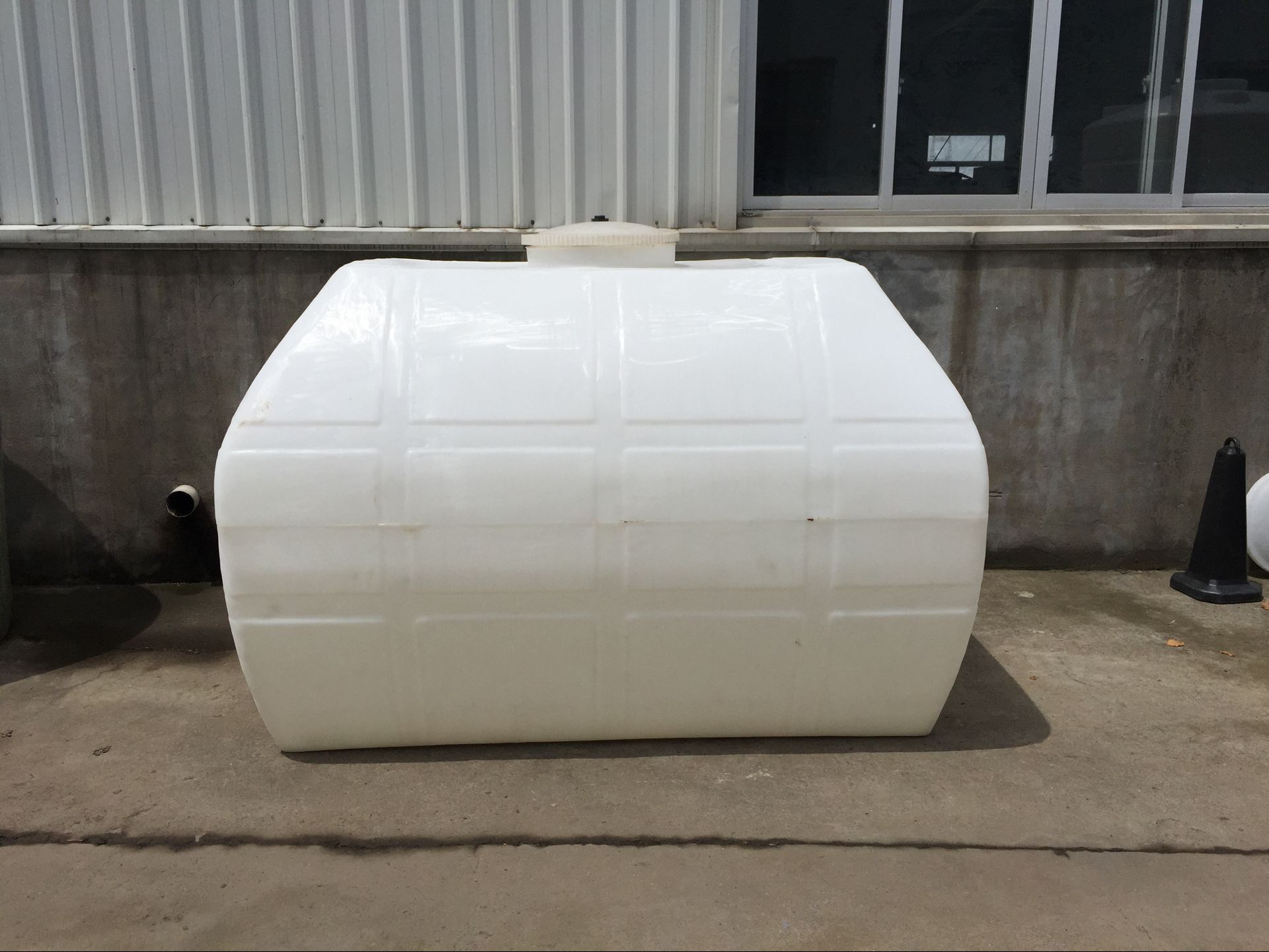 厂家直销塑料水罐 卧式pe塑料运输罐 化工塑料储罐卧式贮罐