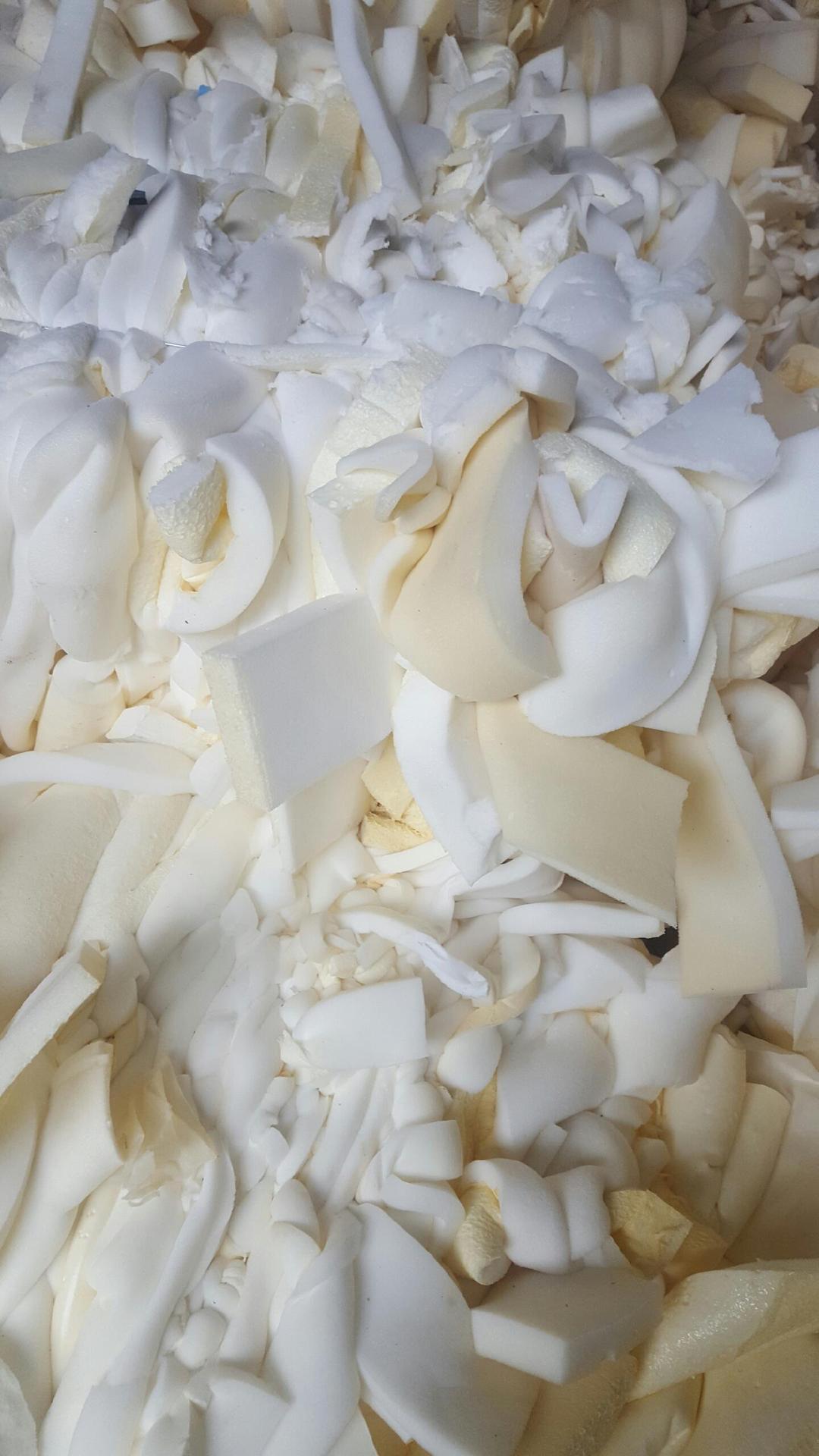 低价供应再生用废海绵,海绵边角料,碎海绵,打包海绵