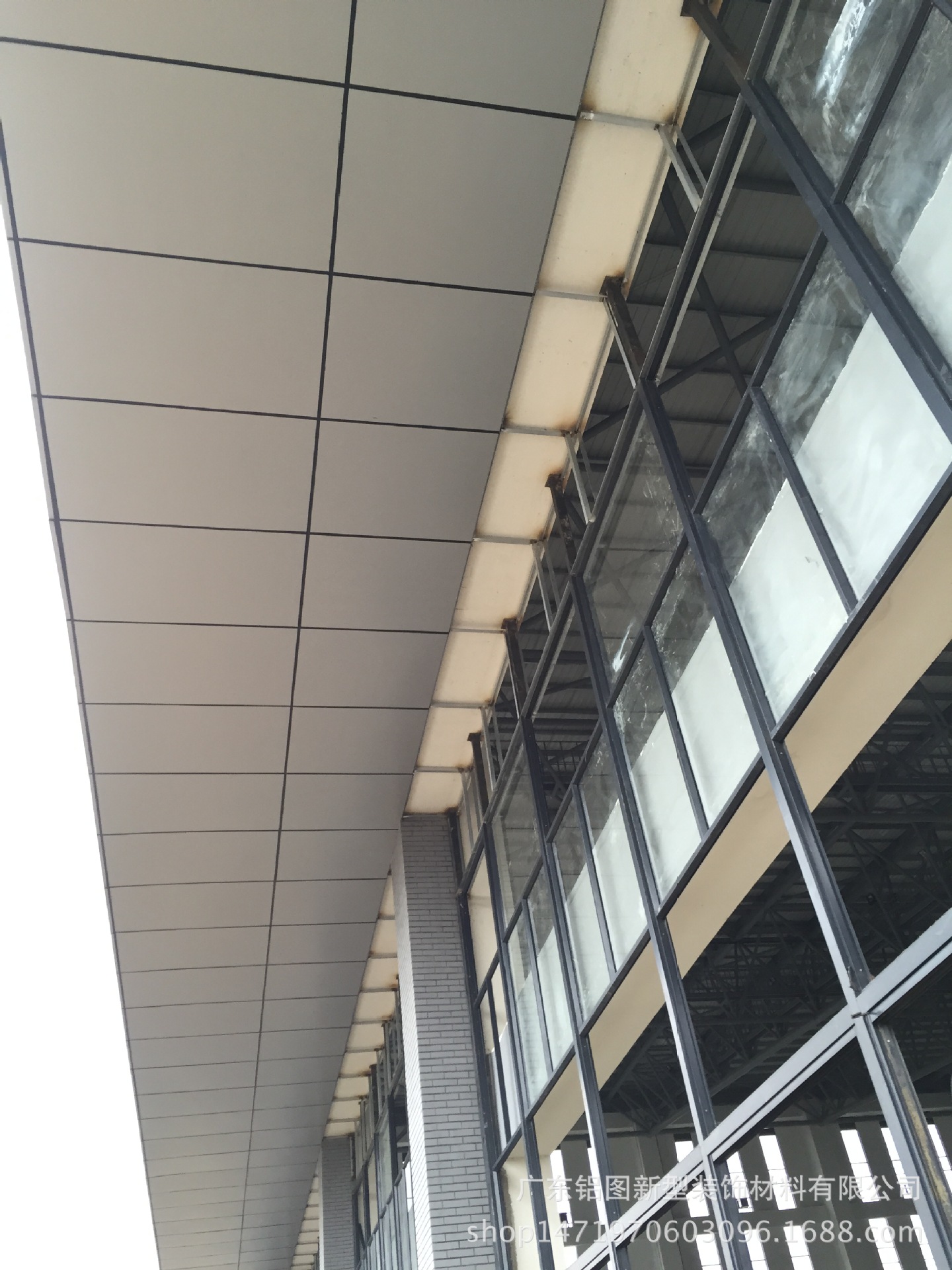 装饰材料_厂家定制 铝幕墙2.5 门店广告牌装饰材料 外墙氟碳 - 阿里巴