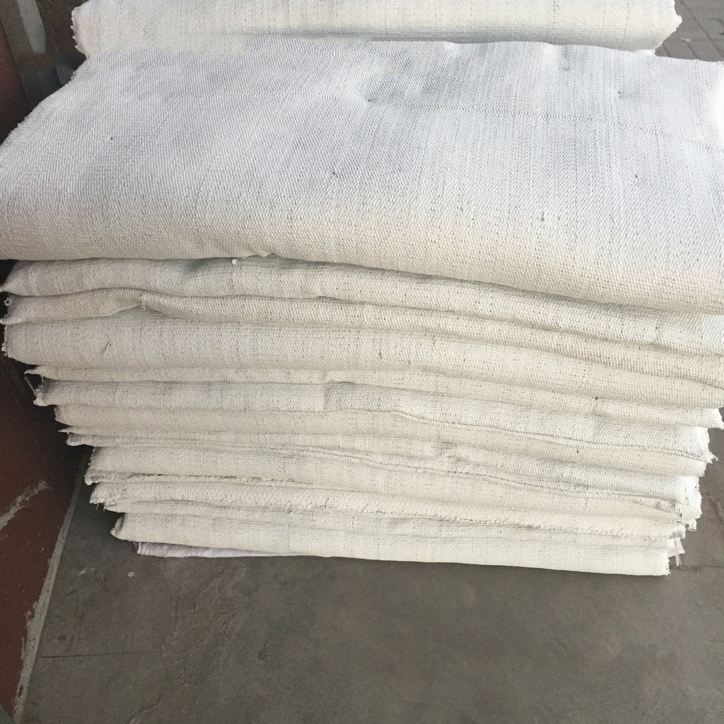 玻璃丝布岩棉被 混凝土保温岩棉被 保暖保温无纺布岩棉被