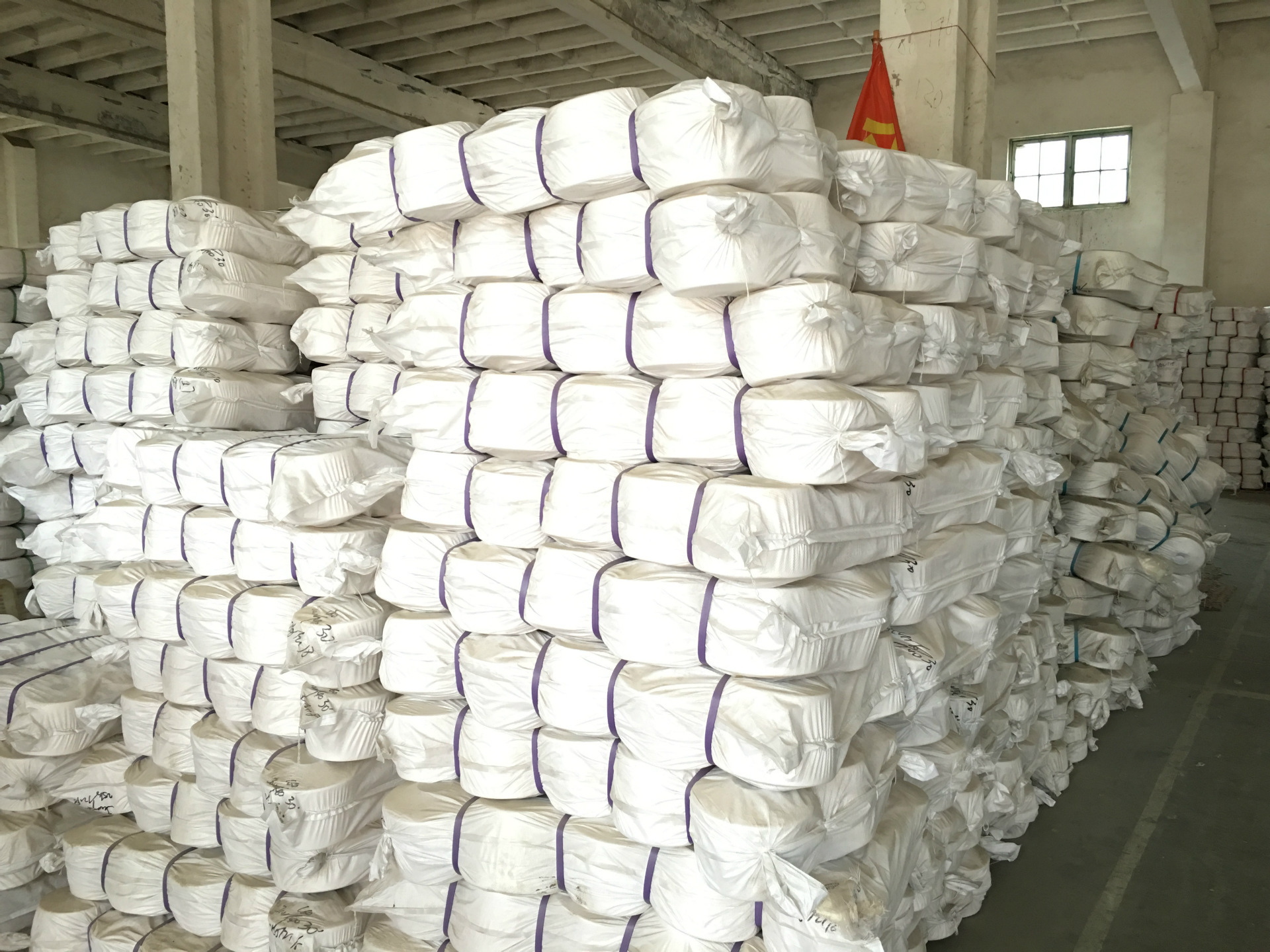 供应环锭纺涤纶竹节纱7.8支全涤竹节纱7.8支