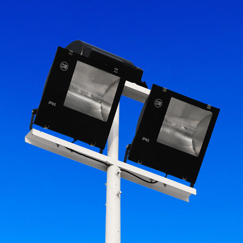 球场灯杆灯具,灯头款式定做,柏克厂家专业批发零售.