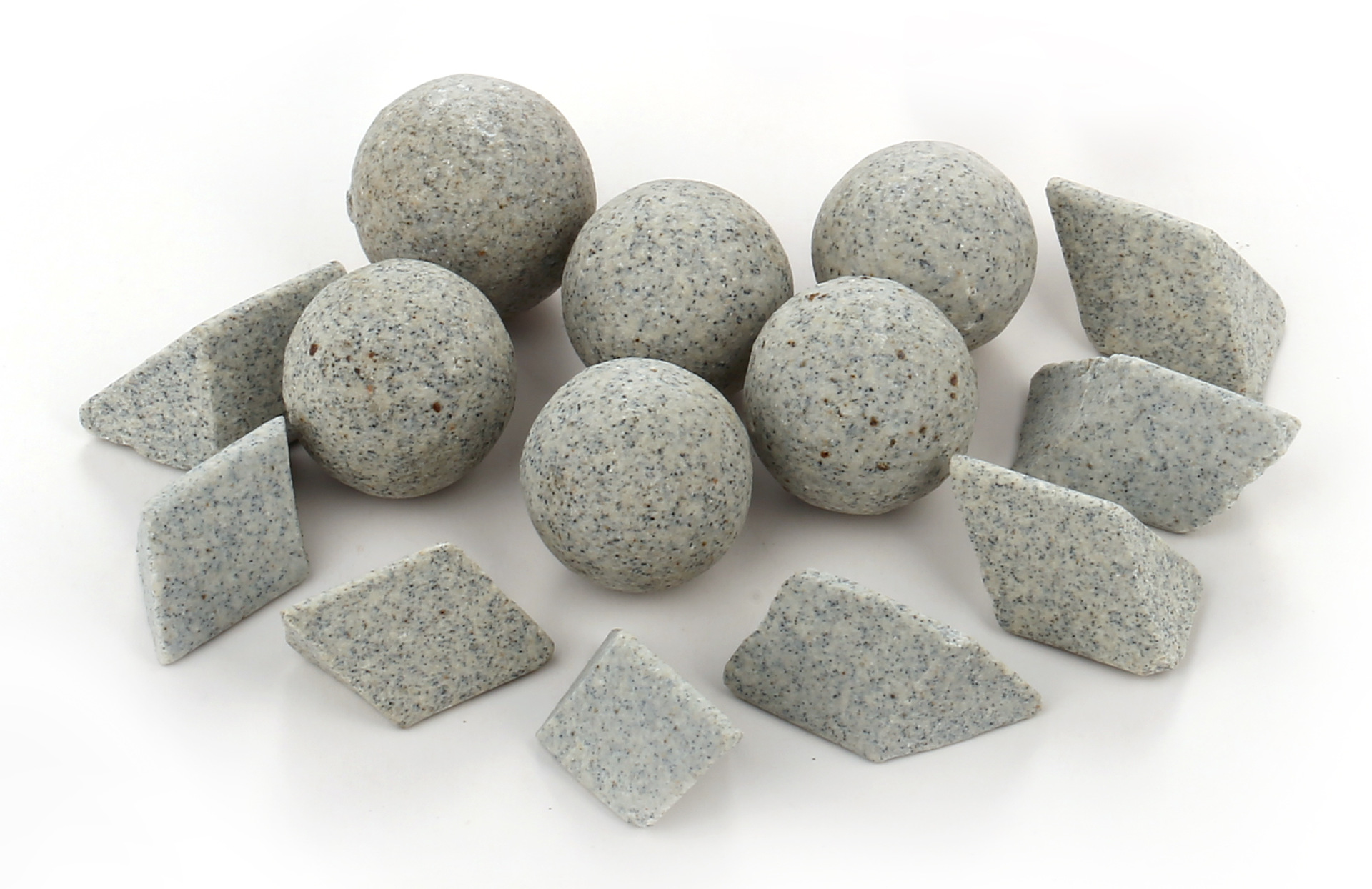 厂家供应棕刚玉研磨石 斜三角研磨光饰磨料 棕刚玉抛光石去毛刺