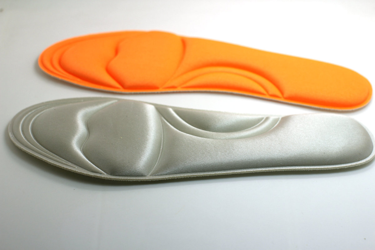 运动鞋记忆棉加厚军训用鞋垫 江湖地摊暴利新产品 批发海绵鞋垫