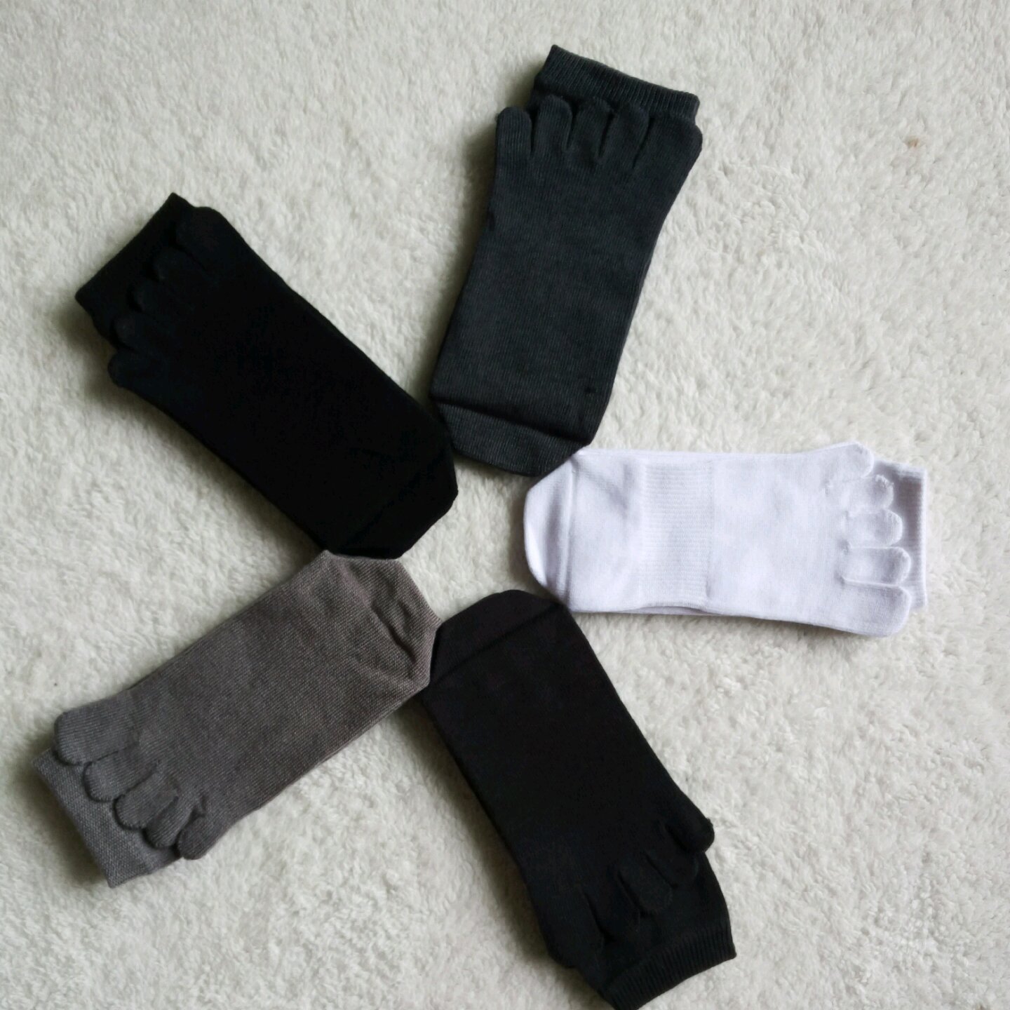 秋冬款全棉男士中筒五指袜 吸汗除臭 纯色五趾袜 分趾袜 - 服饰批发网