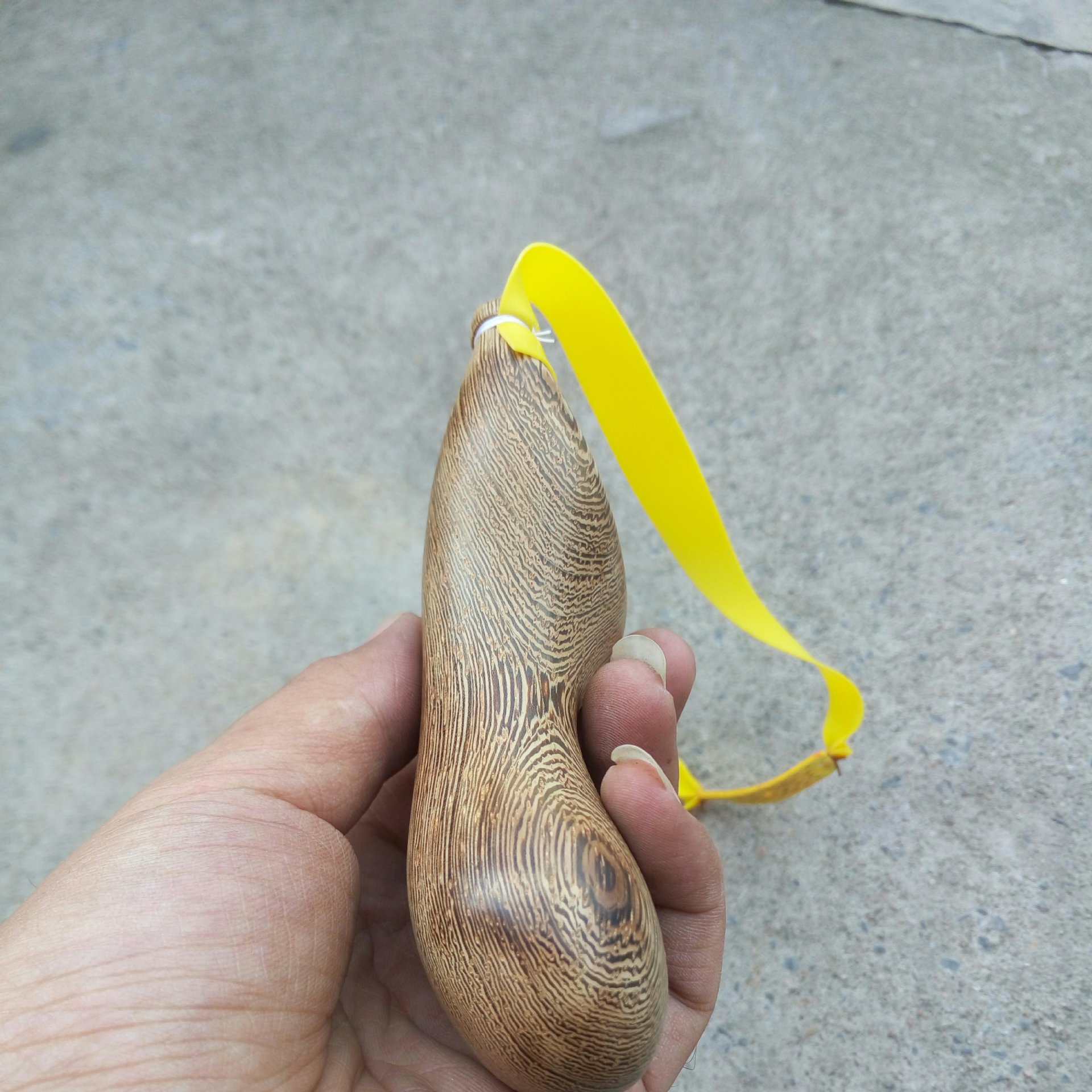 弹弓户外鸡翅木飞虎弹弓扁皮弹弓传统非金属