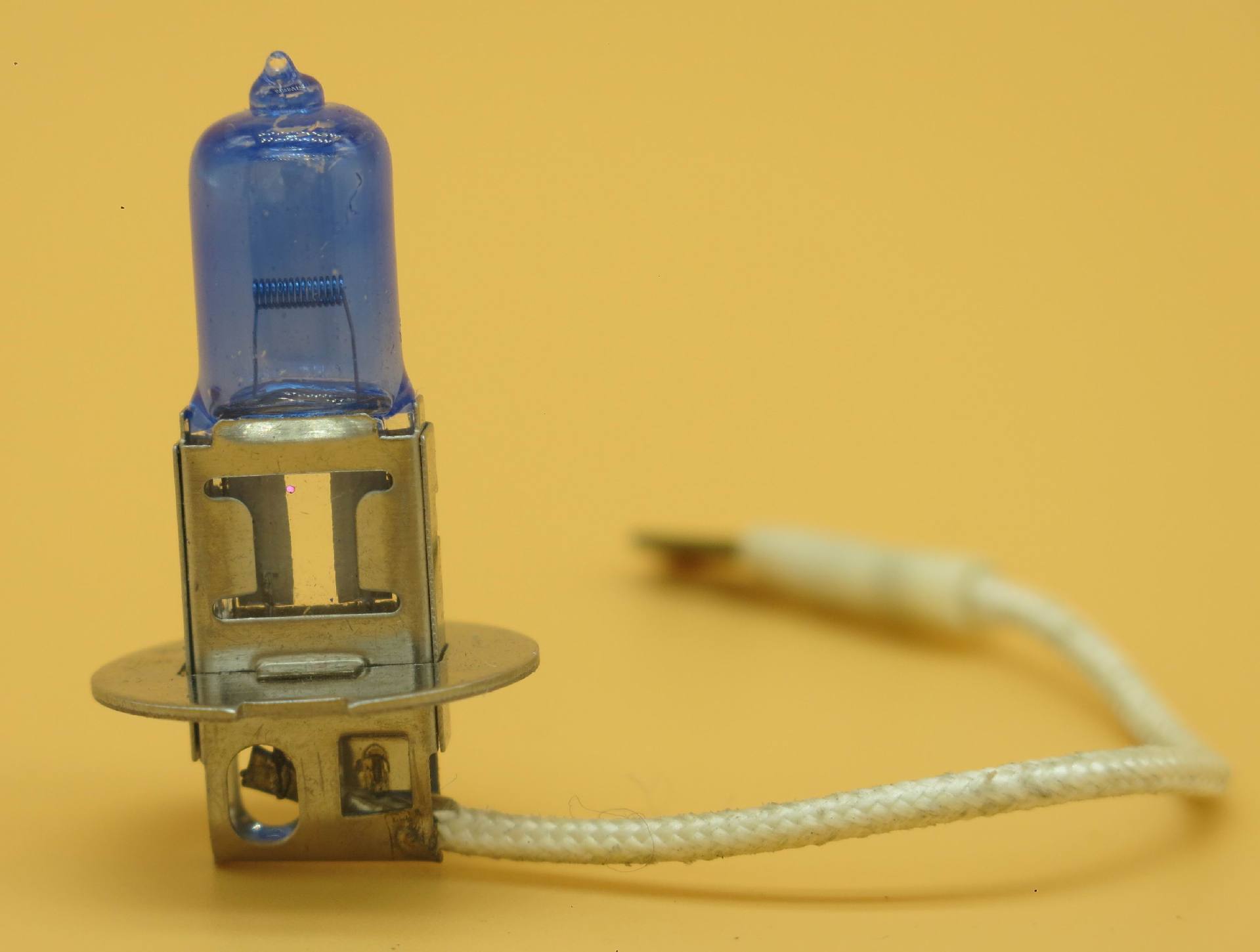 批发 厂家供应 汽车大灯灯泡55w汽车灯座h3卤素灯