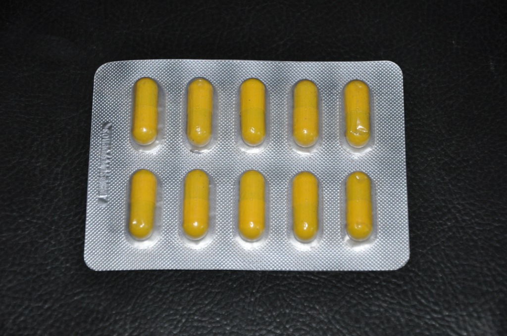 厂家供应锦州小型保健品胶囊五金制品药片铝塑泡罩包装机械(图)