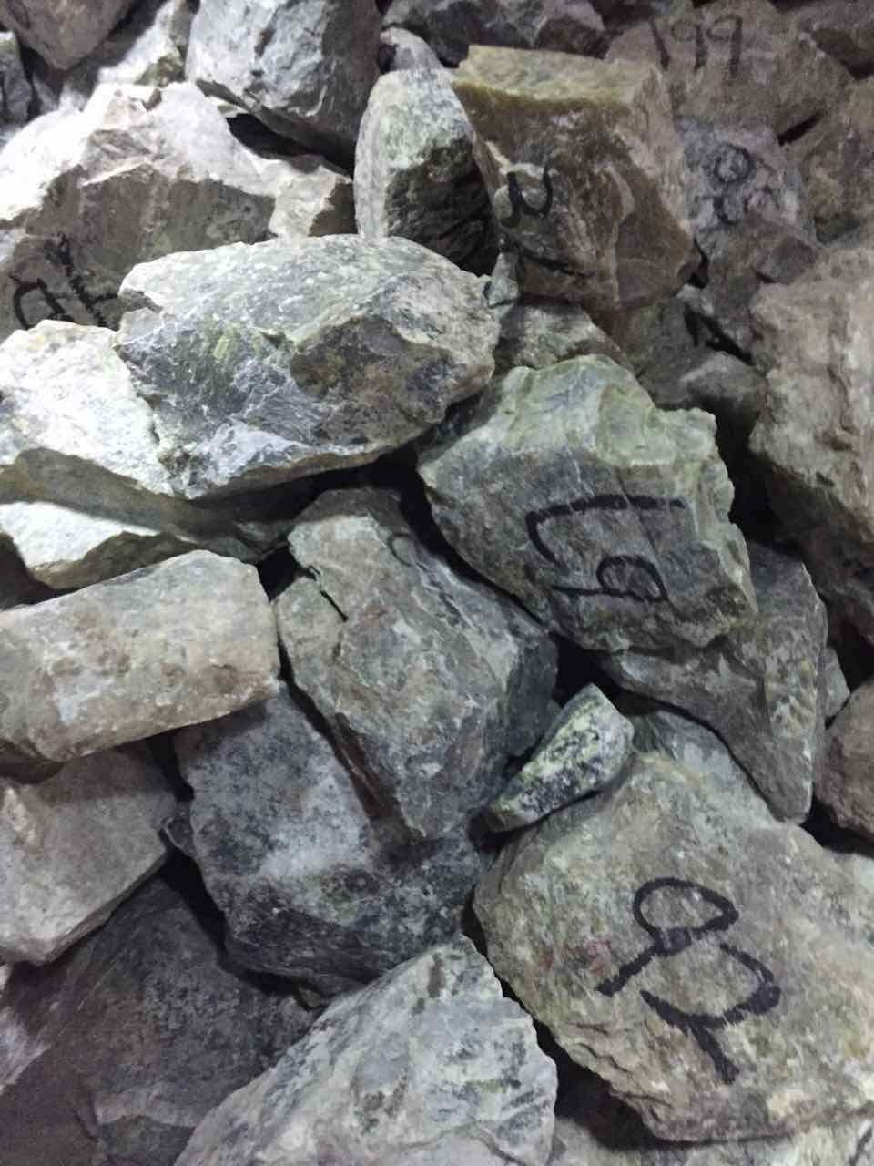 供应朝鲜蛇纹石 正宗朝鲜优质矿石 种类齐全 产地直供