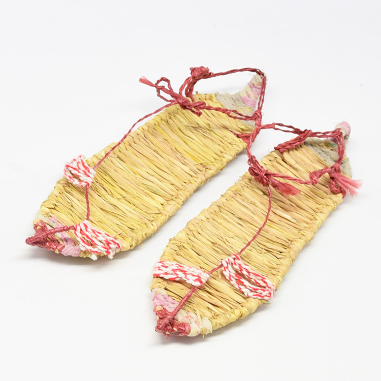 厂家批发漂流草鞋 手工编织 草编纯手工男式透气女式景区漂流草鞋