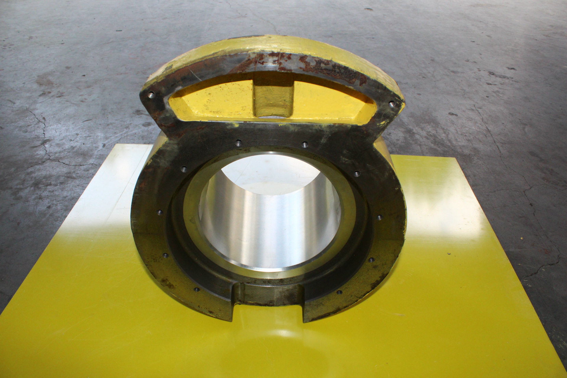 水轮机发电机组用轴瓦