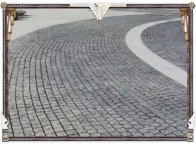 板材供应商蘑菇弹石自然面马蹄石g654花岗岩滚石芝麻黑色小方块