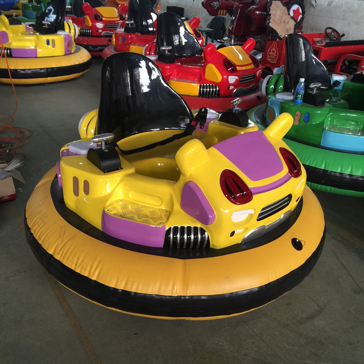 2016新款火星战车充气碰碰车激光战舰可镭射对战的电瓶碰碰车