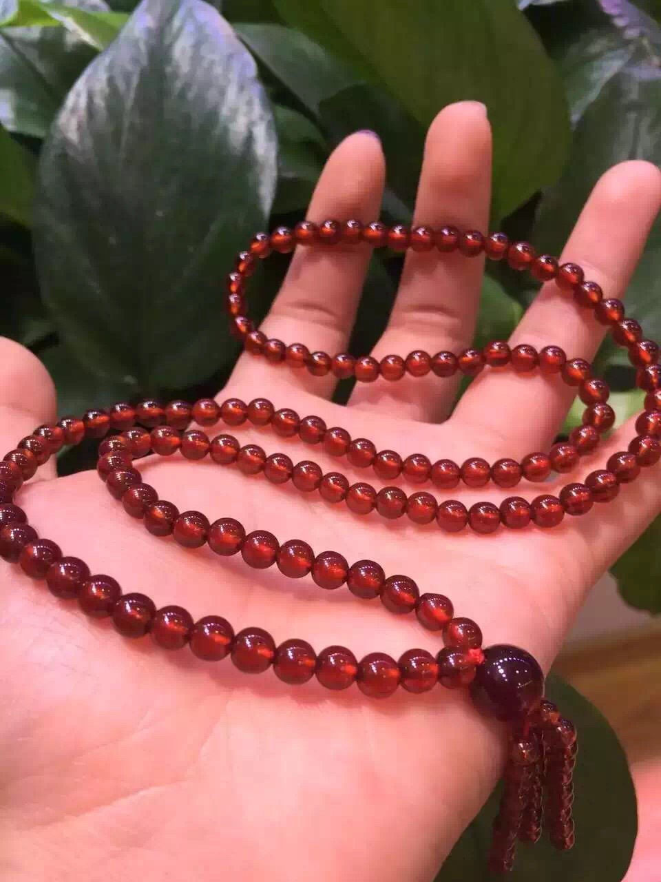 厂价批发天然橙红石榴石佛珠 三圈手链 女生礼物女人石 5.5mm左右