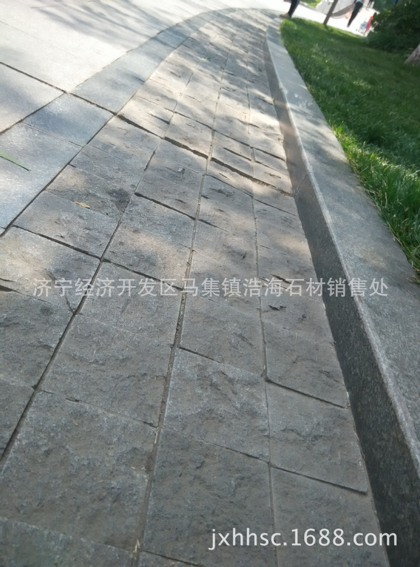 厂家大量供应花岗岩侧石马路牙五莲花路沿石白锈石