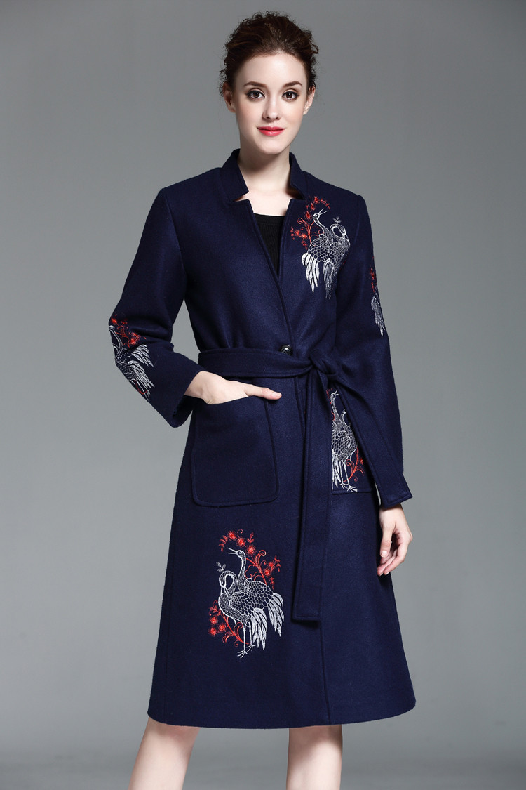 2017秋冬精品新款女装高雅仙鹤绣花暗扣系带中长款毛呢外套大衣女