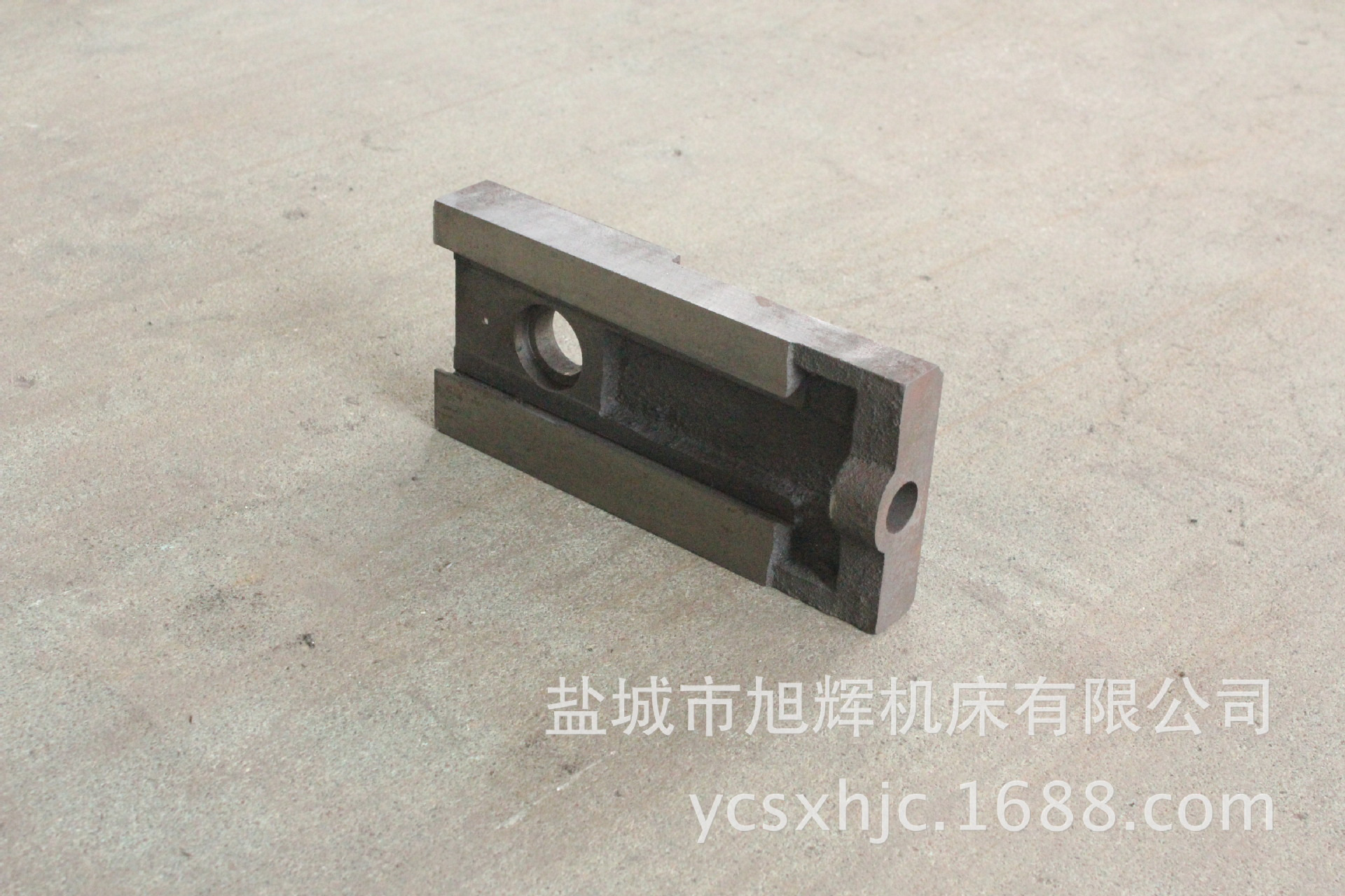 厂家直销数控车床拖板ca6136三拖板品质保证欢迎详询