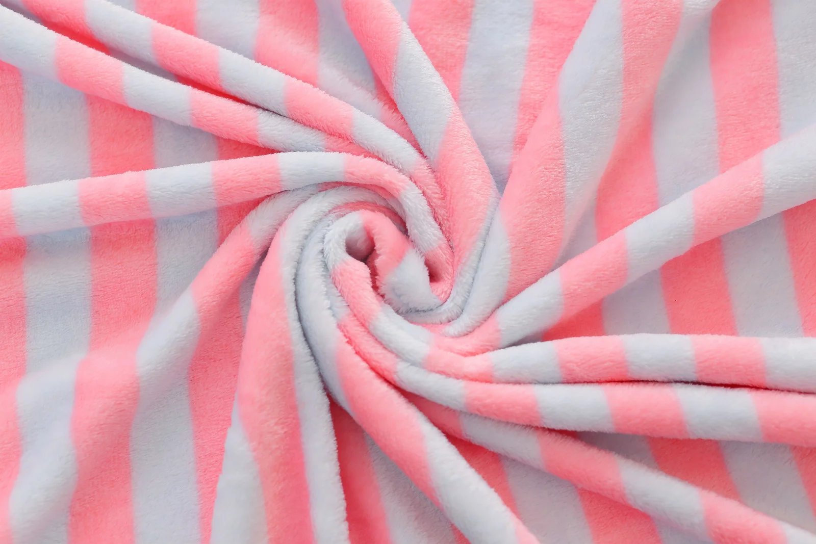 蝴蝶结法兰绒卷毯枕头毯子二合一多用空调毯卷毯家居法兰绒午睡毯