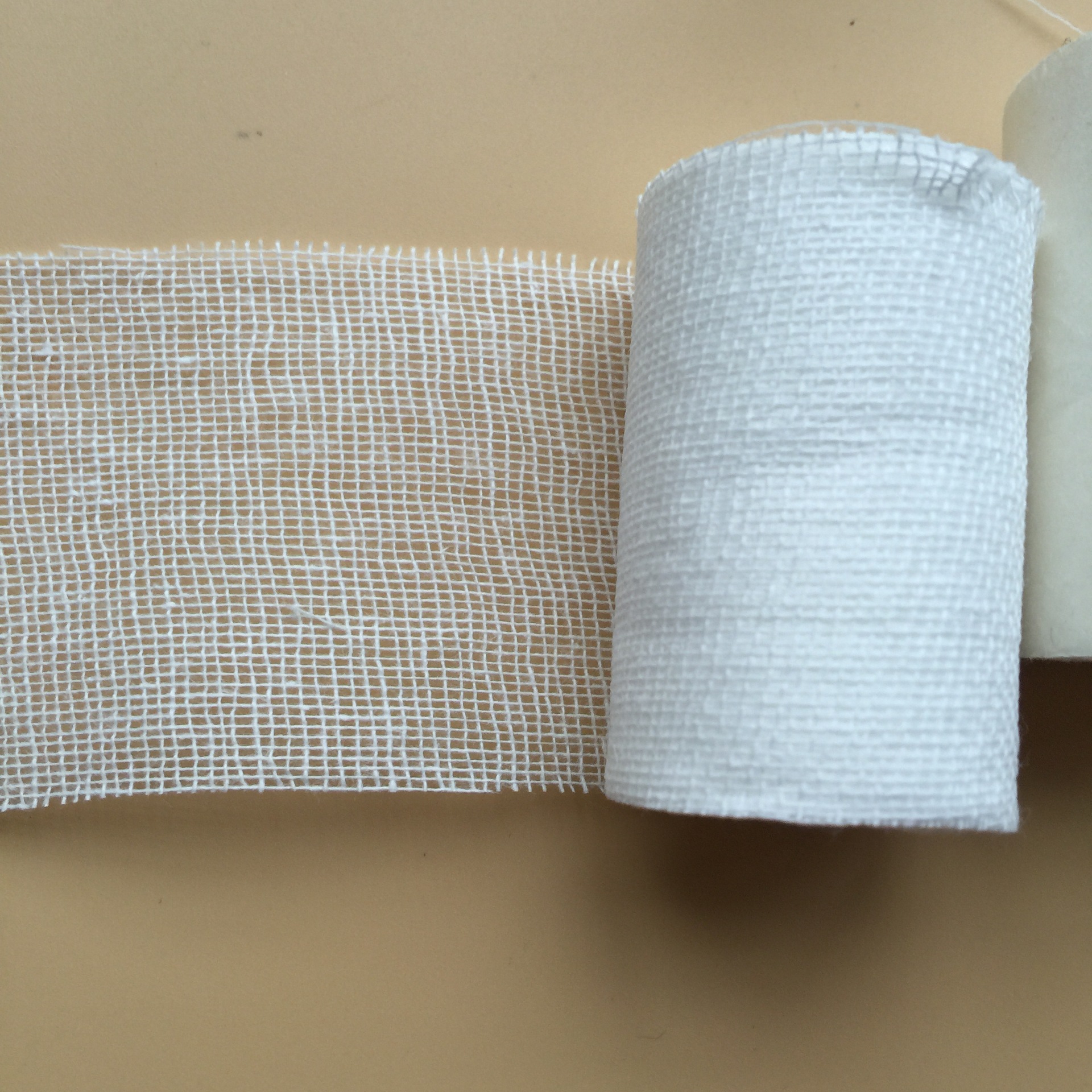 脱脂纱布绷带_纱布卷一次性纯棉脱脂纱布 伤口包扎5*500cm - 阿里巴巴