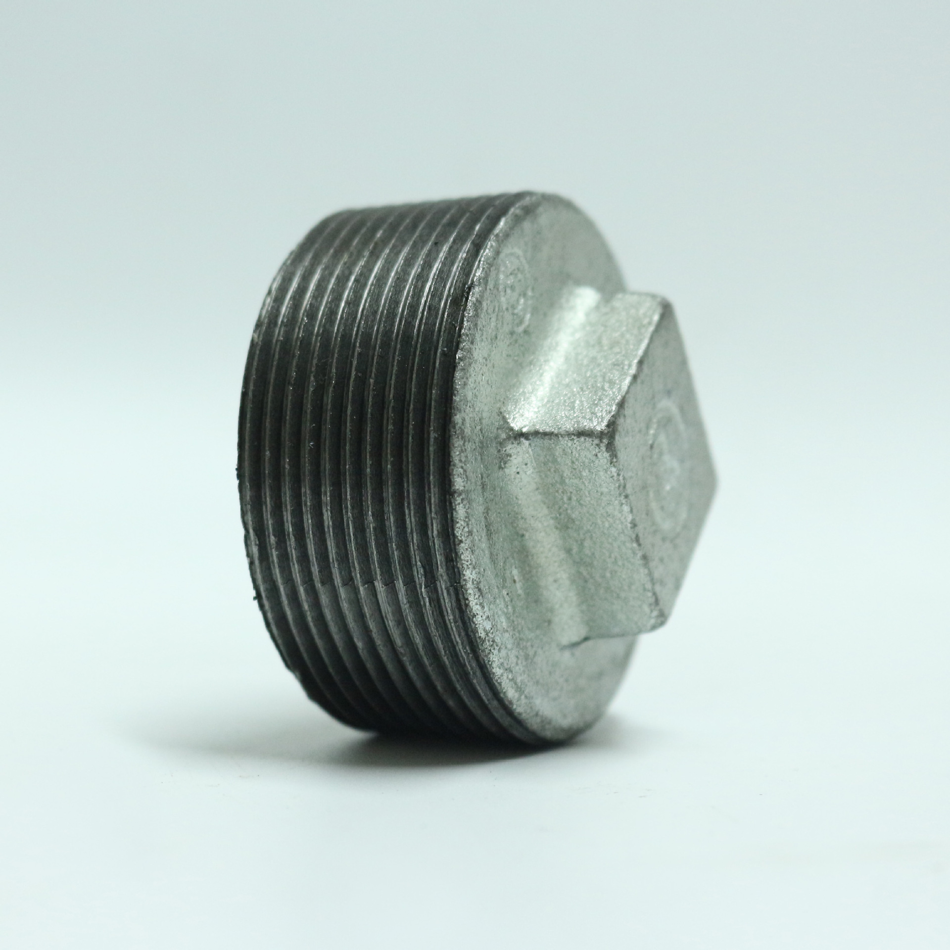 青岛水暖管件 龙成玛钢堵头 丝扣外螺纹 带外丝热镀锌丝堵 .