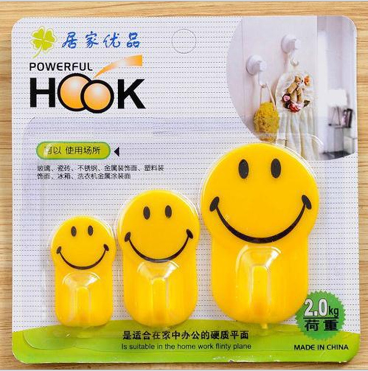 Strong Sticky Hook Plastic Hook Smiley Face (3 Pack) Clothes Hook Kitchen Bathroom Tile Small Hook 1