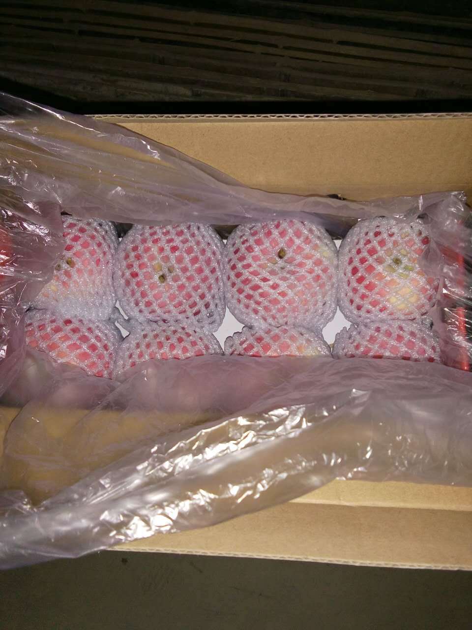 静宁苹果绿色有机水果产地直发质量保证75mm24个
