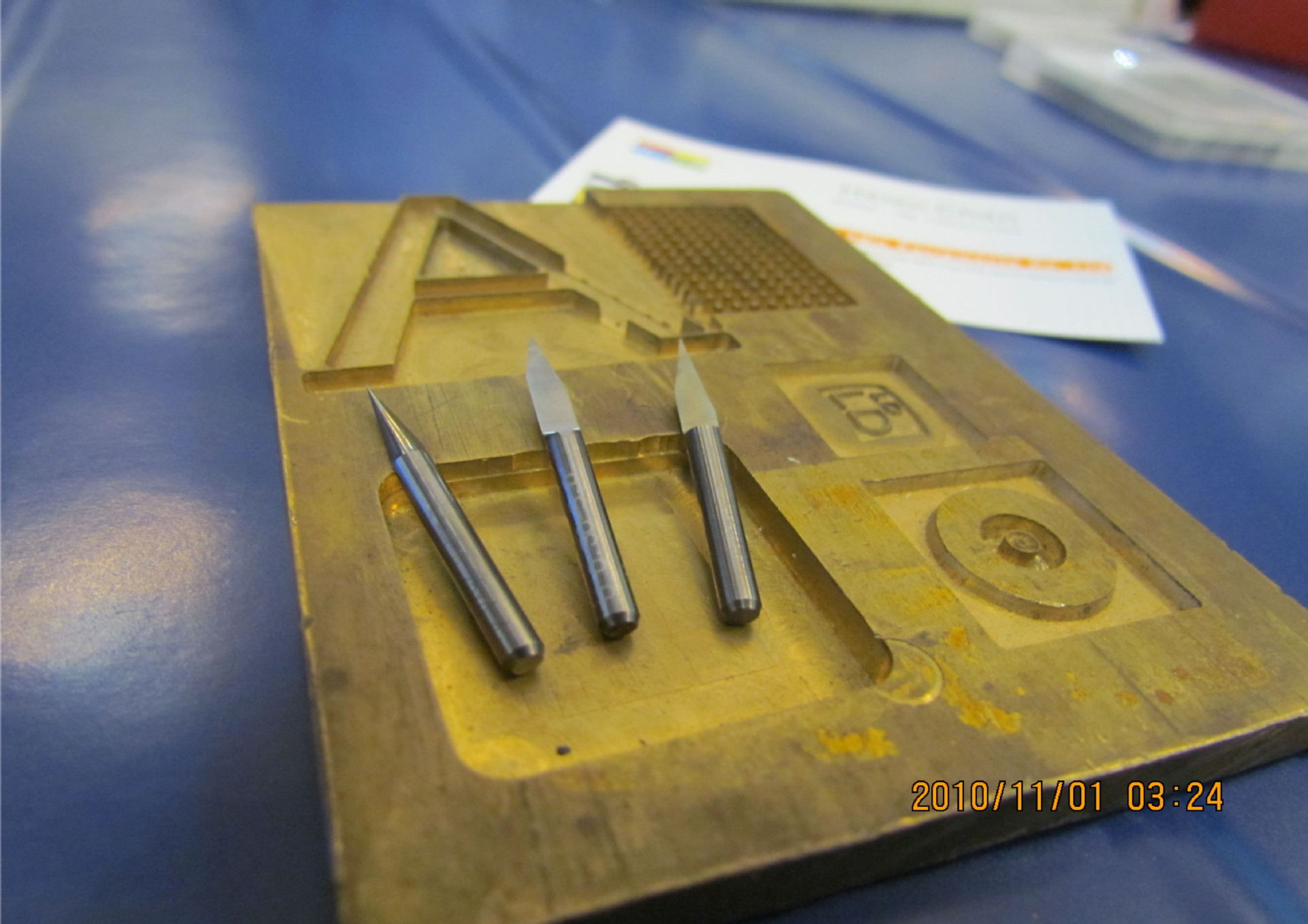 厂家直销6060电子模具铜模铝模烫钻雕刻机 cnc数控电脑雕刻机