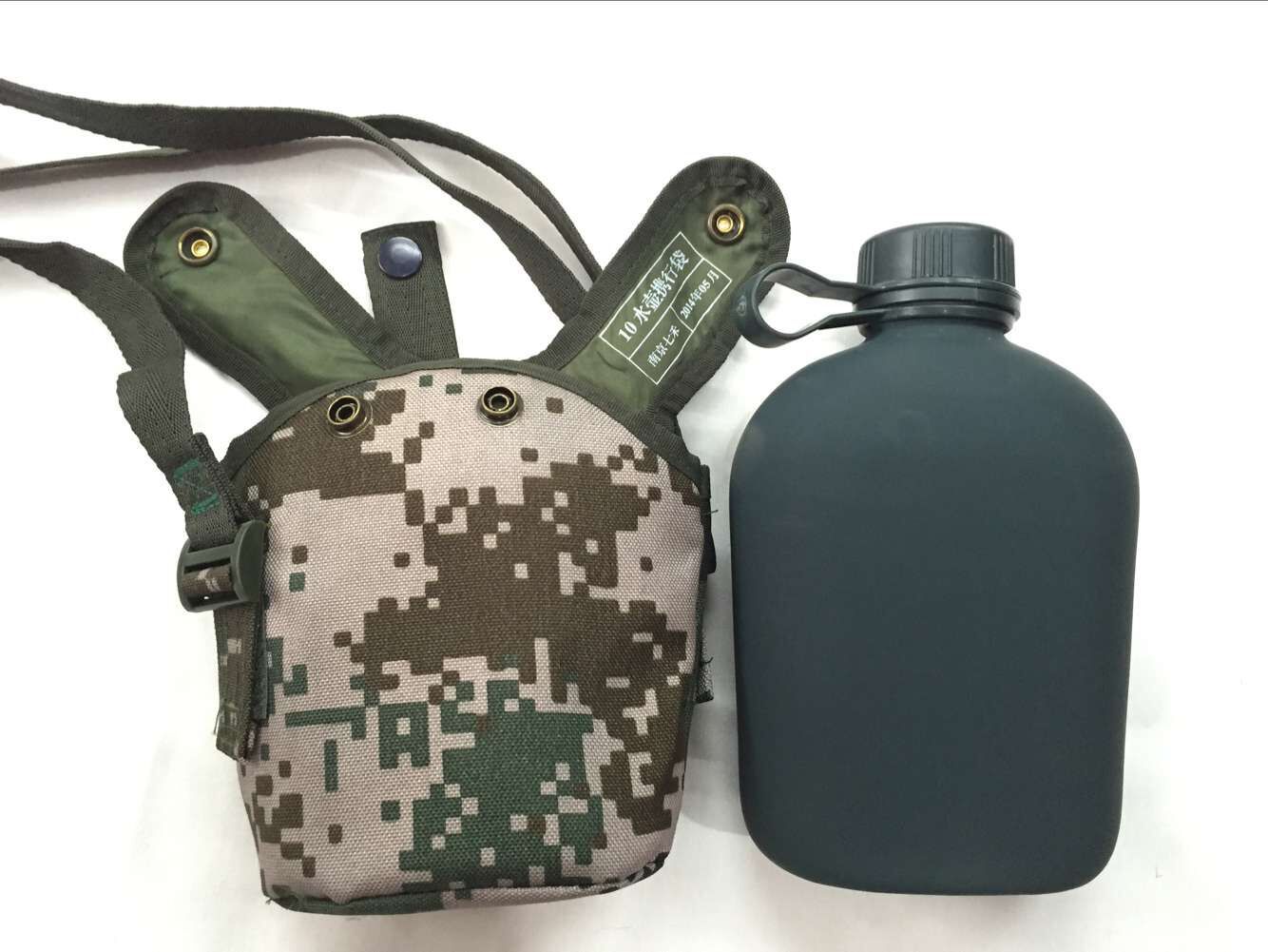 否 产品类别 运动水壶 货号 9019 容量 1l 材质 铝 风格 军用 加印