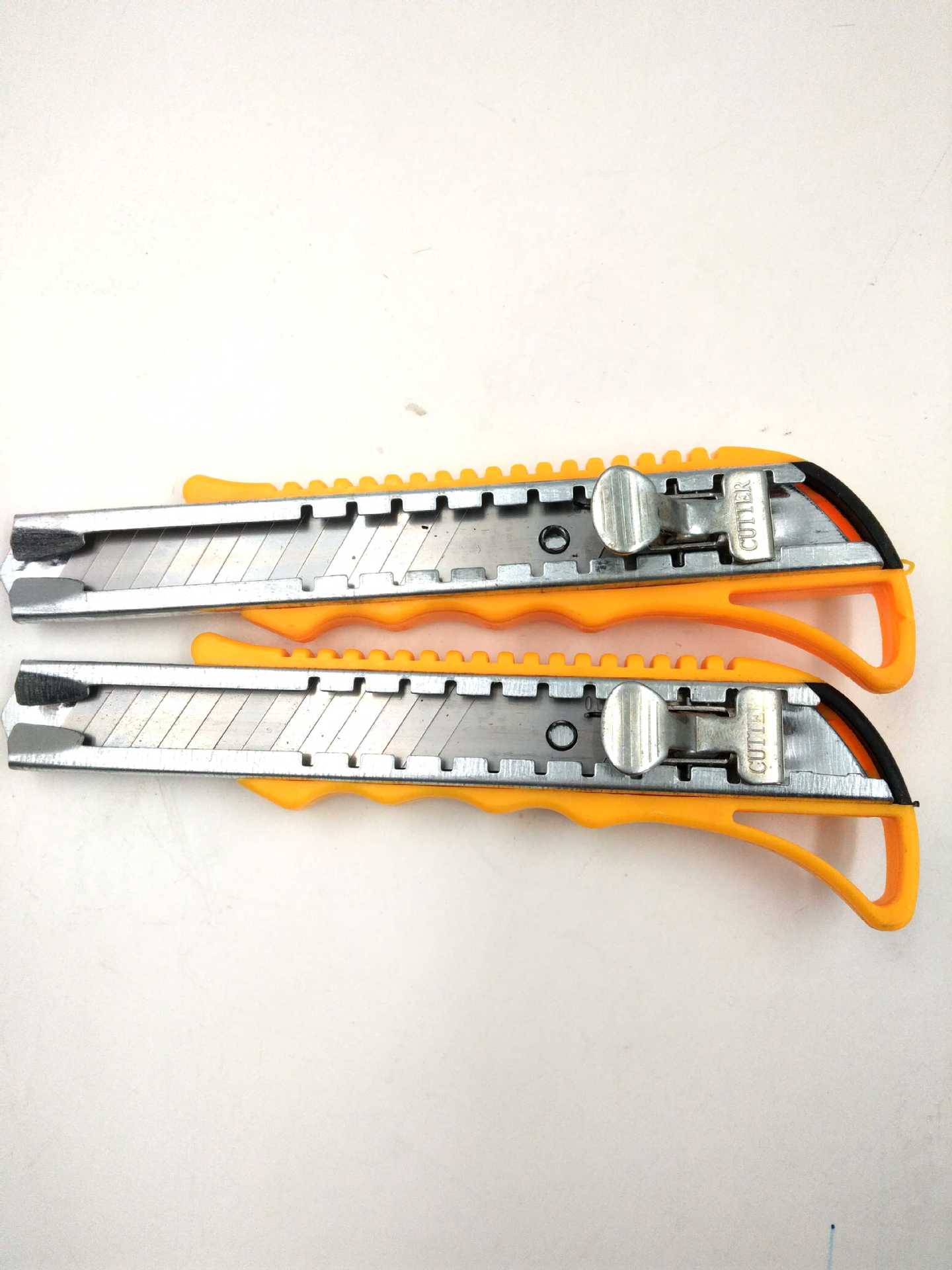 6898型金属滑扣壁纸刀美工刀雕刻刀墙纸刀裁纸刀工具刀