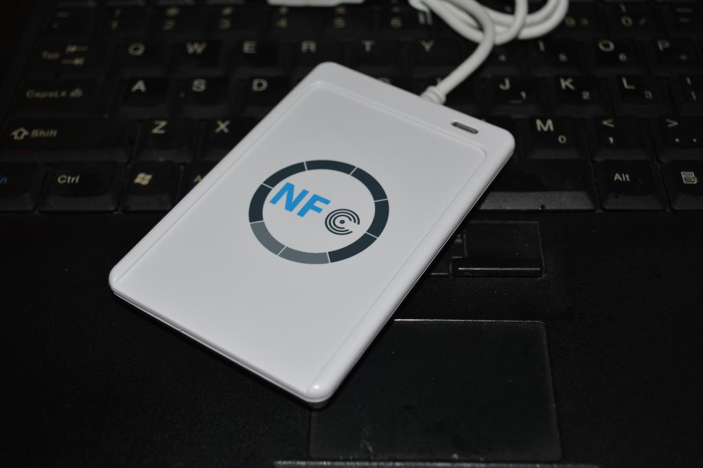 nfc手机电子标签 抗金属rfid电子标签 ic卡 13.