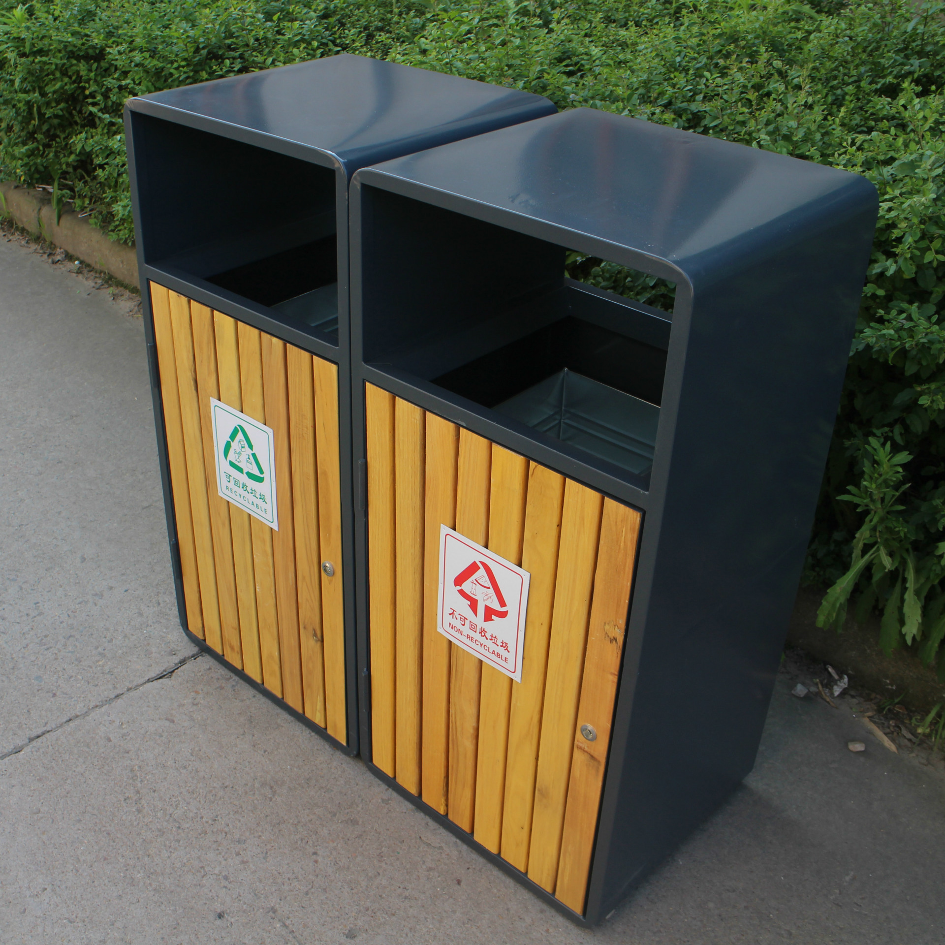 厂家直销室外环卫钢木垃圾桶果皮箱 公园户外大号垃圾桶 双桶分类