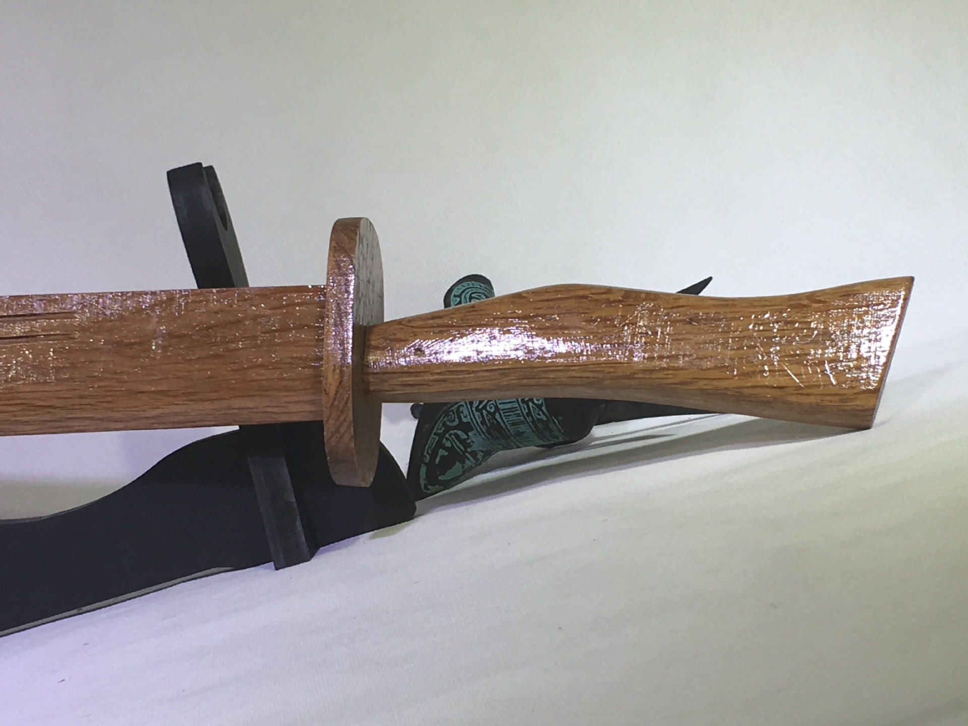 厂家直销优质户外运动木刀/锻炼儿童玩具/健身木制刀/可定做