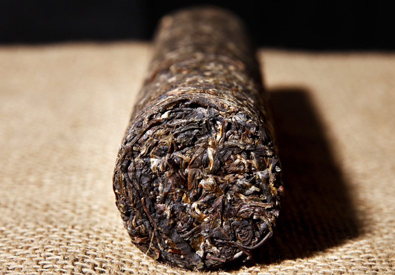 笋壳包装特级普洱茶云南特产500g冰岛古树茶竹筒龙柱茶