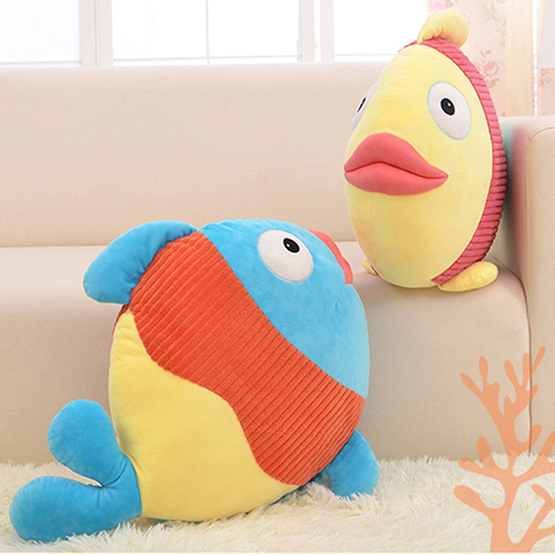 接吻鱼抱枕彩色亲亲鱼 沙发靠垫家居装饰 厂家批发来图定制