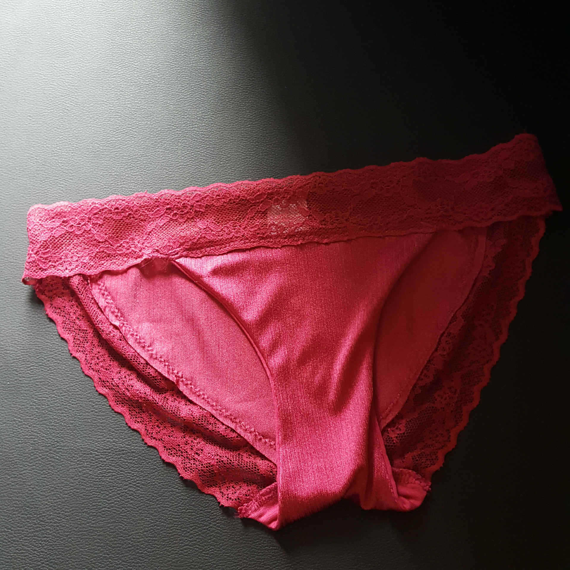 厂家批发无痕亮色性感无痕裆部外贸包臀拉丝内裤女士亚马逊