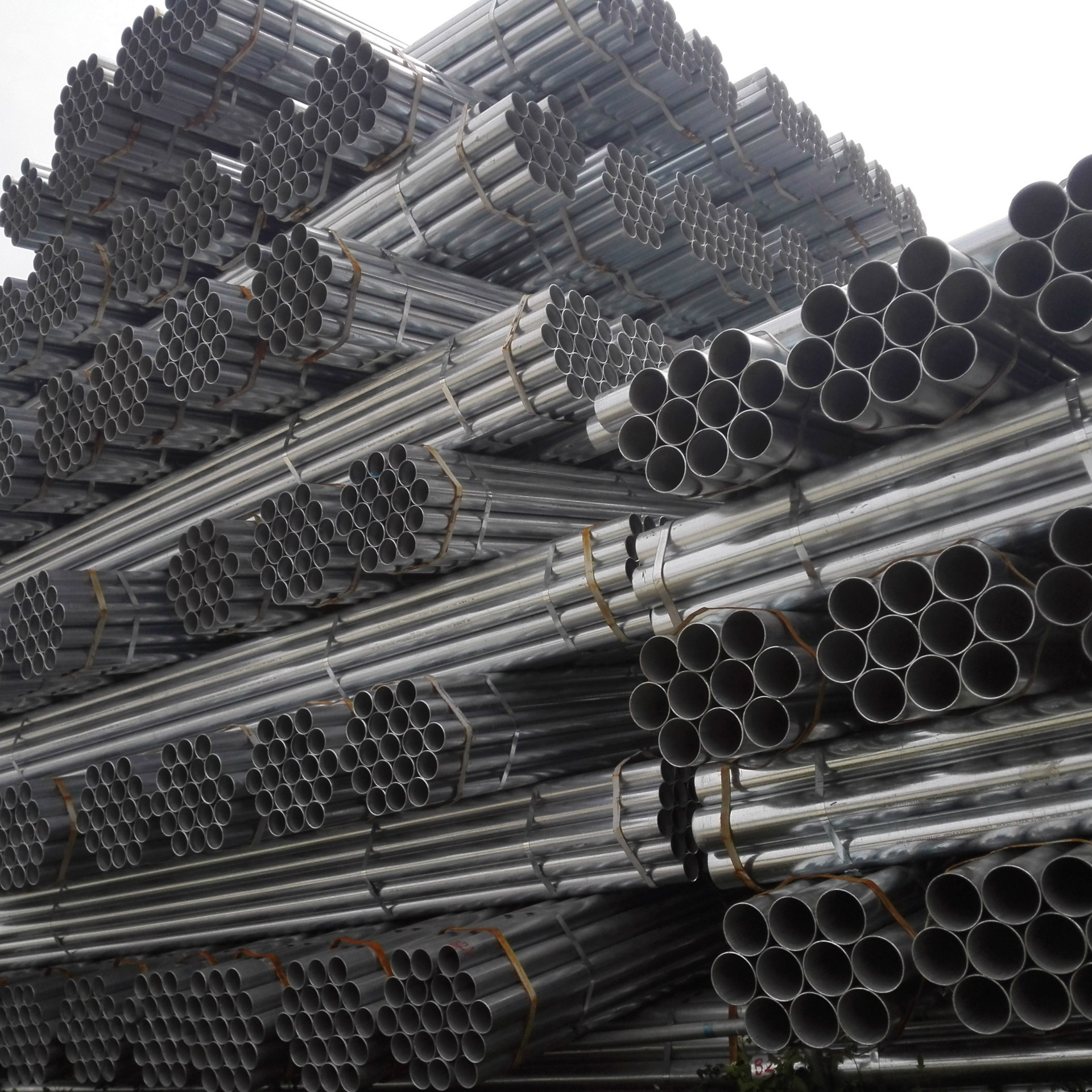 各种品牌热镀锌管建筑热镀锌钢管消防专用镀锌管 热镀锌无缝圆管