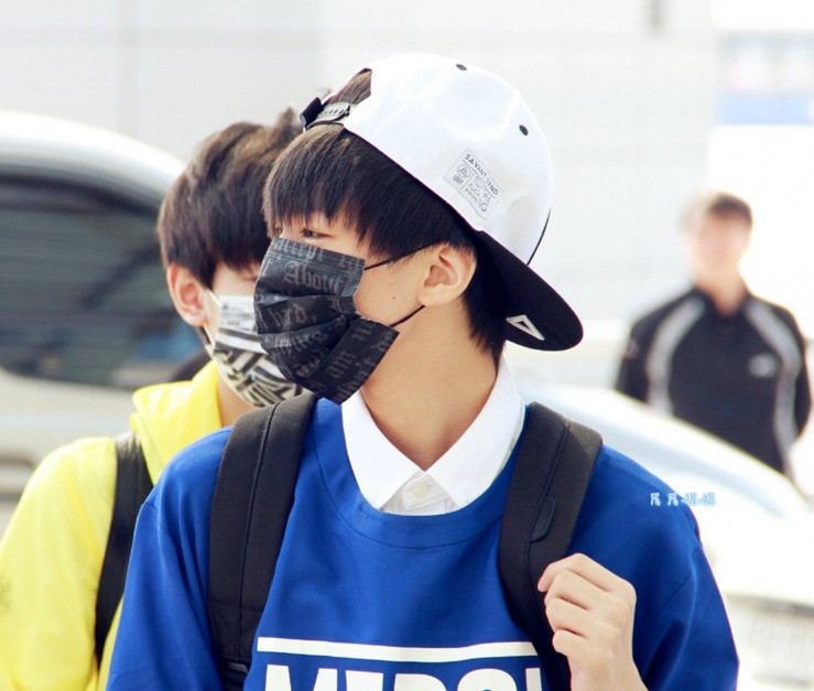 tfboys王俊凯小凯同款刺绣三角嘻哈帽平沿帽街舞帽棒球帽男女帽子