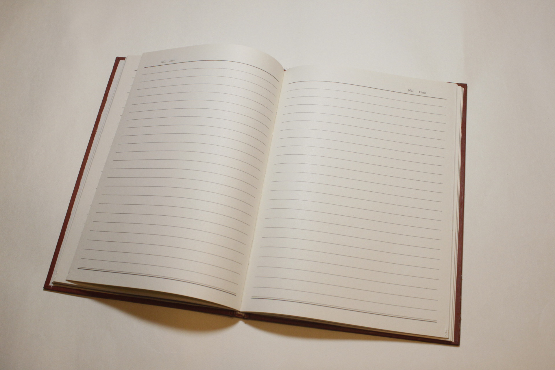 库存16开硬皮两用绘画速写本