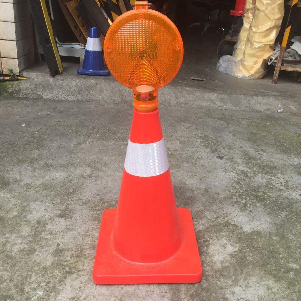 led交通警示灯 道路施工梅花灯 安全路障闪灯猫眼灯 手持警示灯