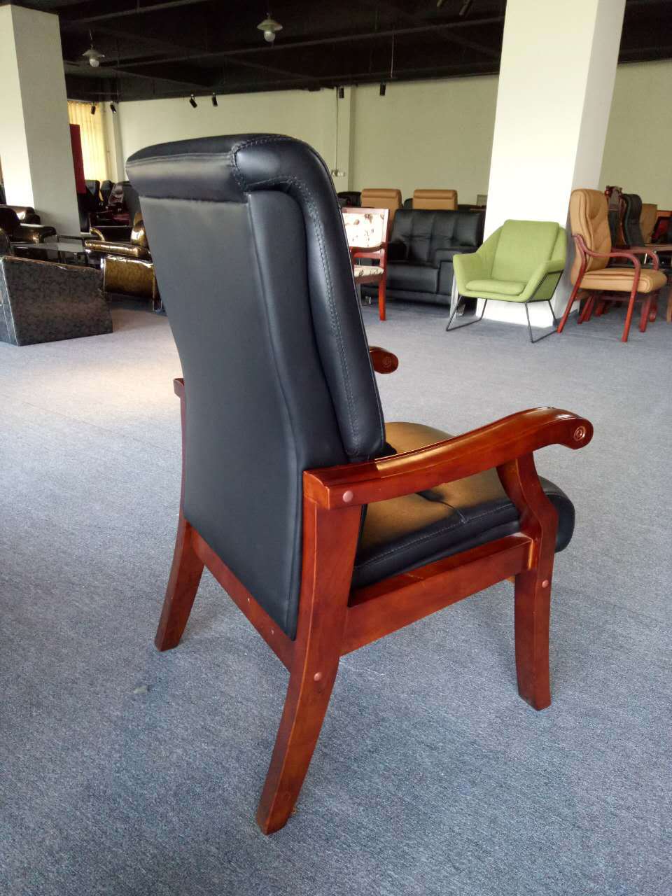 【中式总裁实木会议椅子橡木办公椅子 牛皮 简约老板会议椅有扶手】价