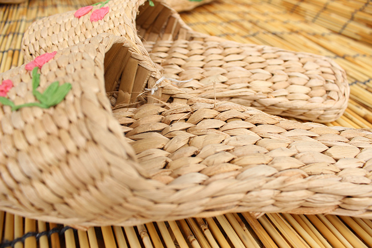 天然蒲草鞋草拖鞋草鞋 藤草编织精美工艺品手工植物工艺品