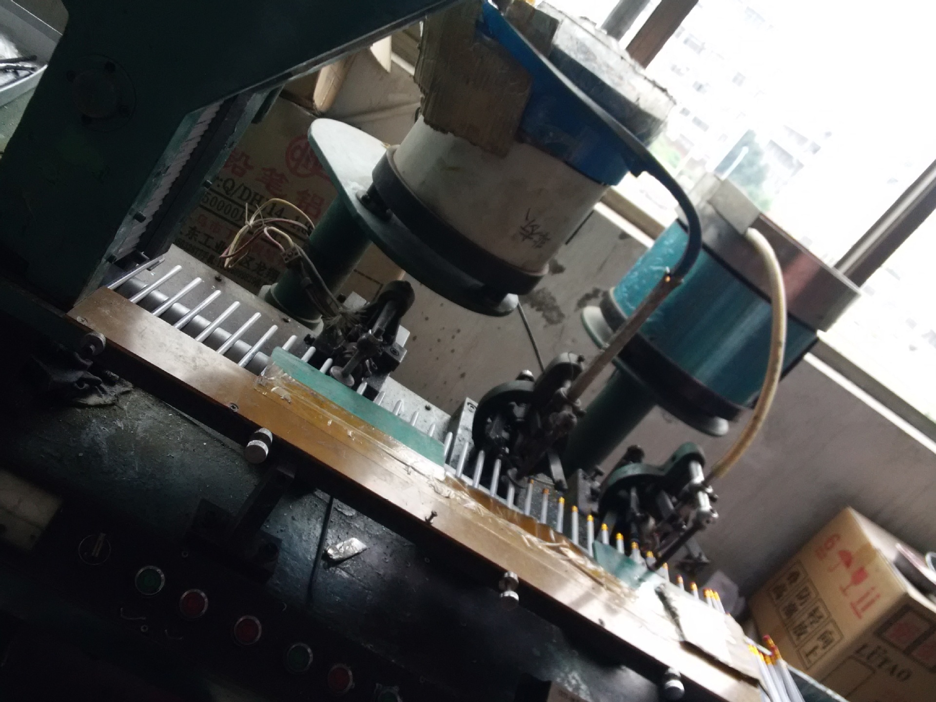 报纸铅笔卷杆机 铅笔生产加工后道机器设备 可生产报纸等纸质铅笔