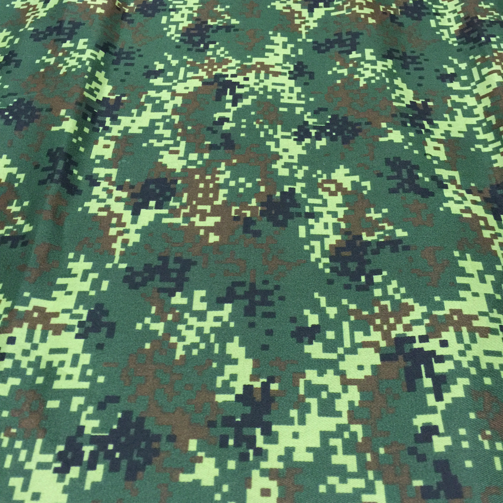 马赛克迷彩布料鞋材帽子服装用布2016款新花型现货供应